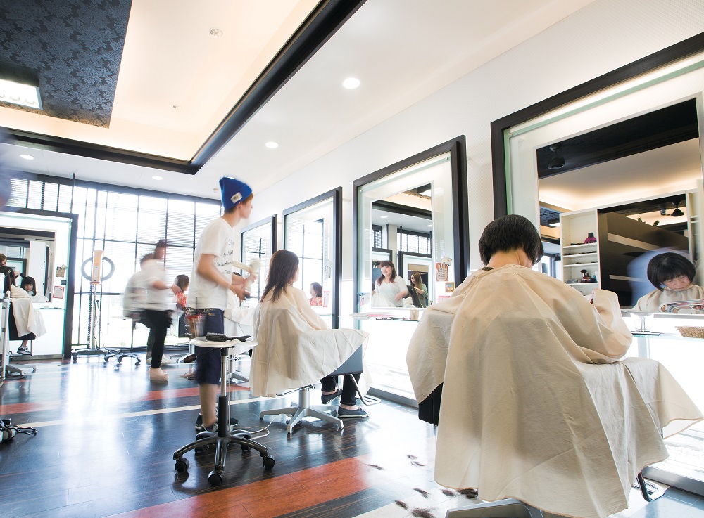 夏のヘアーダメージを秋でケアしていきませんか？