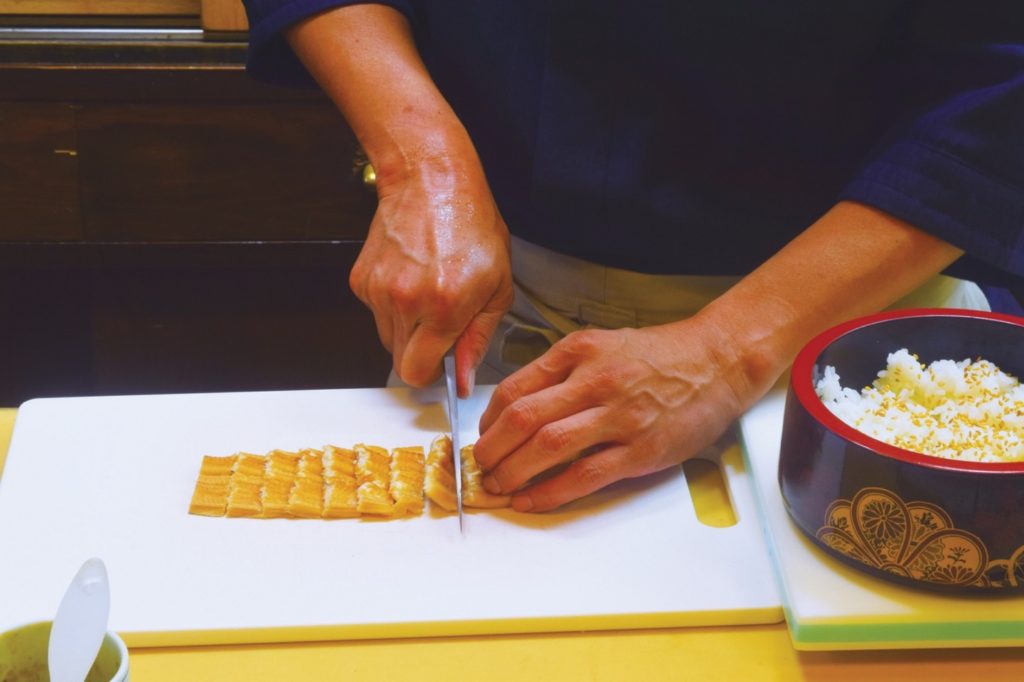 口の中でふわっと広がる穴子の食感！旨味ダレと絡んでご飯がススム！