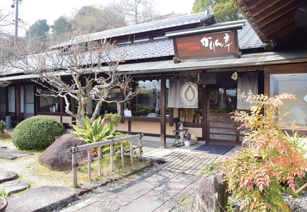 『まんでがん かあちゃんの手打ちうどん かりん亭』優しいお母さんたちがお出迎え♪栄養バランスの摂れたうどん定食が絶品！