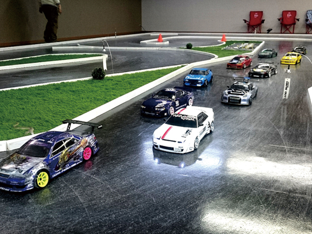 『GARAGE HANGOUT　ガレージハングアウト』　仲間とわいわい楽しめる総合スポーツホビー店！