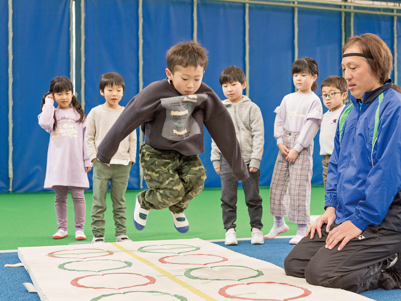 動いて学び、遊んで成長。テニスと体操の両方が楽しめるキッズスクールで未来を輝かせよう！