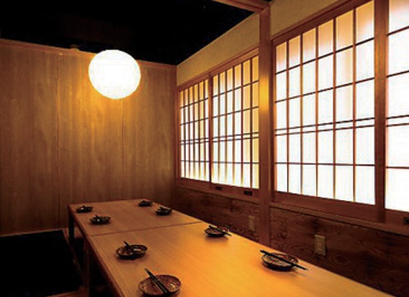 『地場海鮮と美味しい地酒 せせらぎ』瓦町駅すぐ！産地直送の鮮魚、四国の地酒を堪能