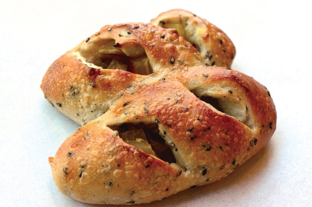 ファミリーでゆったり楽しめる多彩に取り揃えたパンをご提供！