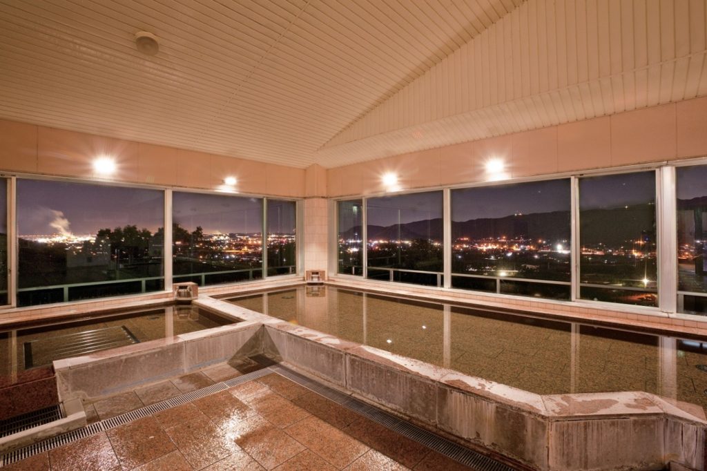 お友達や家族と・・・天然温泉でゆっくりと寛ごう！