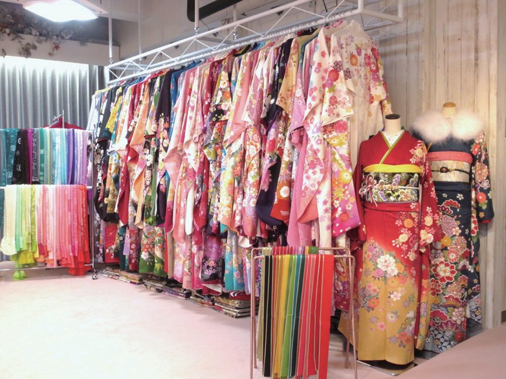 高松最大級！スタジオ併設・振袖専門店オープン！