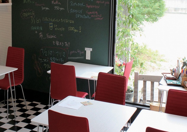 『ウクレレカフェ nekolele』ウクレレの魅力に触れられる楽しいカフェ