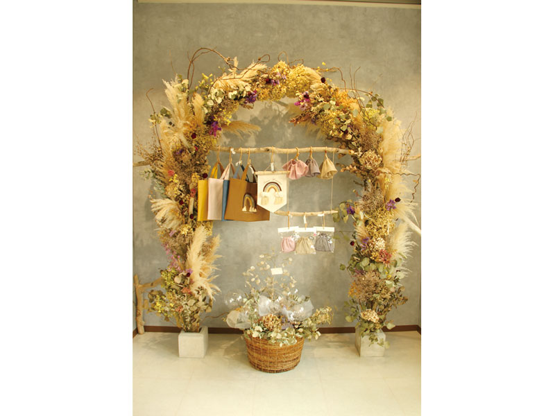 刺繍入りのオリジナルアイテムで特別な贈り物を！