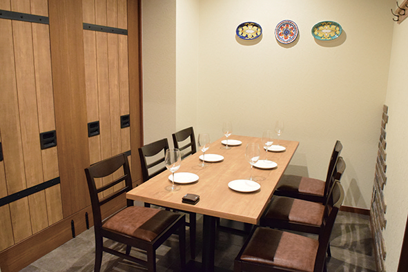 『個室バル 4階のイタリアン KAJIYAMACHI』本格イタリアンをカジュアルに楽しめる個室バルがOPEN