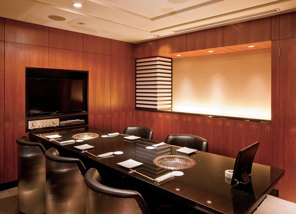 『焼肉・韓国料理 食楽苑 金魚』目利きが認める厳選和牛を華やかに堪能！