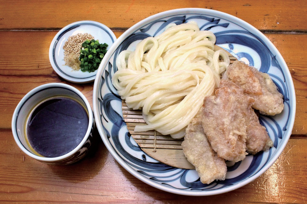 『麦蔵　ムギゾウ』カラッと揚がったかしわ天に舌鼓！売切れ必至な絶品うどん