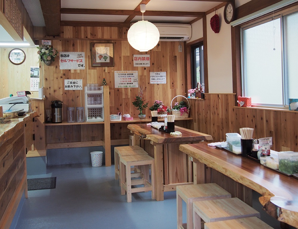『いなもく』のどかな山間に位置する素朴なうどん店