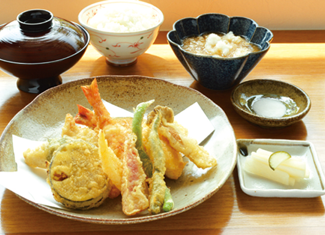 『天ぷら 丸豊 』熱々サクサクの天ぷらを和の空間で堪能しよう
