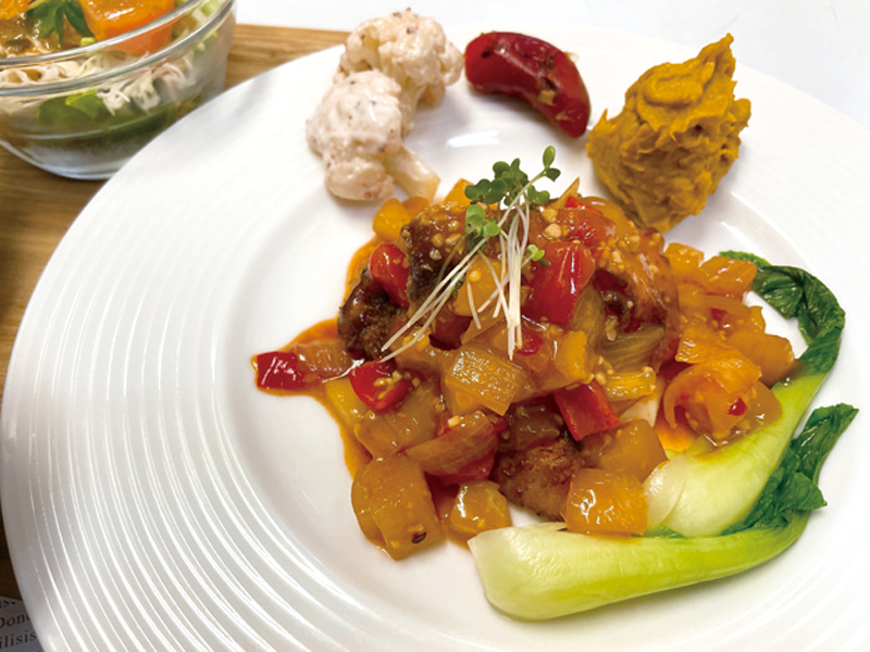 『555　ゴーゴーゴー』 黄色いゾウが目印の多国籍料理店【香川県高松市サンポート】