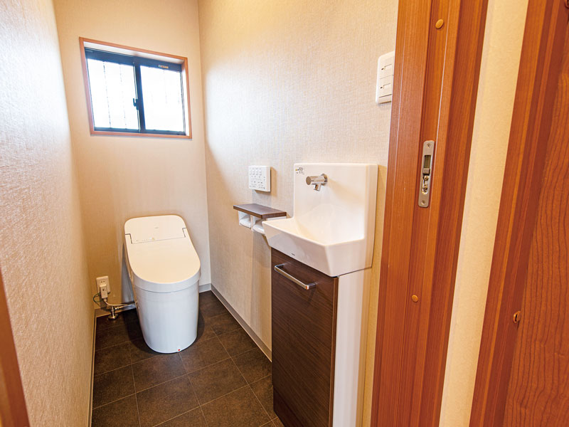 お客様や地域の皆様からの 信頼と期待に高い水準で応える