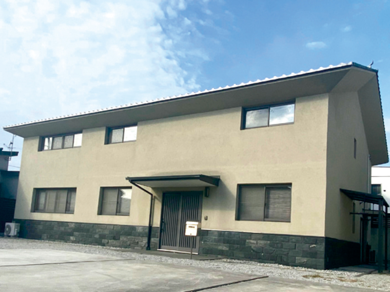 最寄り小学校から徒歩１分！近隣校区へのタクシー送迎もあり♪