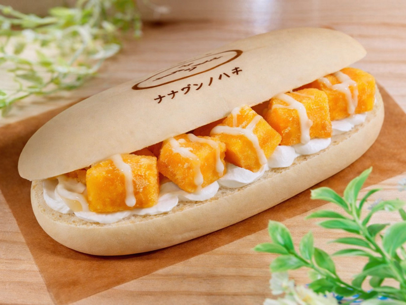 ナナブンノハチくち〜なの台湾マンゴークリームコッペ