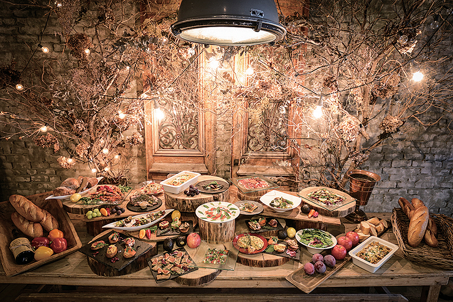 今までにないオシャレで自由な結婚式を夢見るお２人を全面サポート！