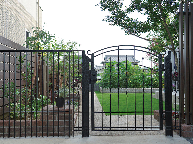 「お家はお家のプロ」に、「お庭はお庭のプロ」に相談を。