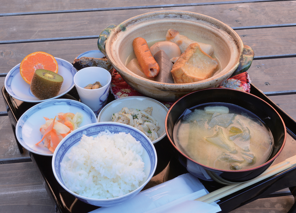 『お惣菜処 てつや』古民家をリノベーションした空間で美味しいお惣菜や食事を堪能