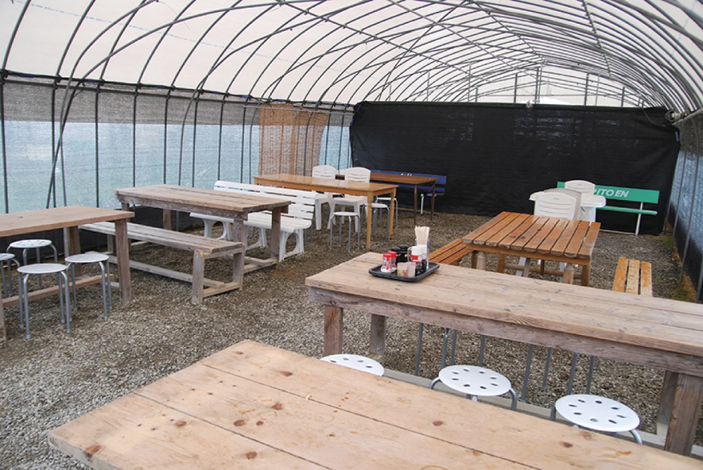 『岸井うどん』肉のパンチががっつり味わうボリューム勝負の一品