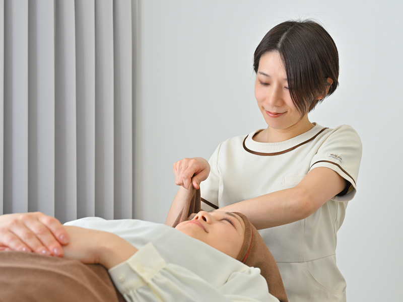 『脱毛専門店 サロン アメリ』専門店の技術で実感！後ろ姿で差をつける“モテうなじ”【香川県高松市紺屋町・綾歌郡綾川町】