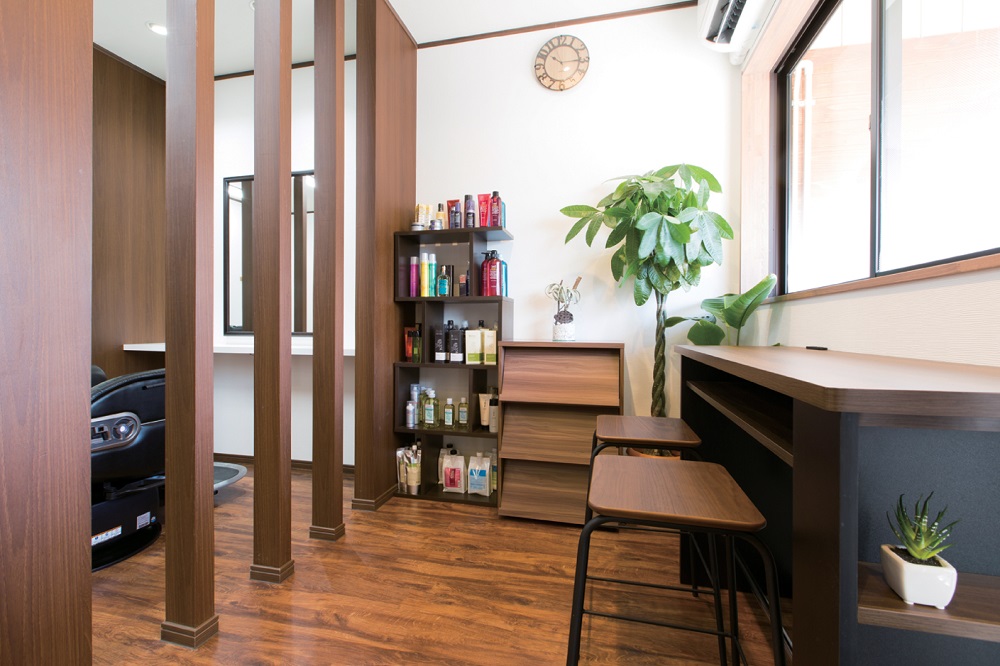 月曜も営業、平日は夜9時まで受付OKなので安心！