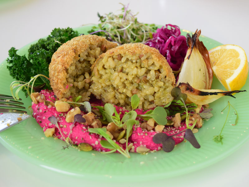 おしゃれに楽しく健康と環境に考慮したヴィーガン＆ベジタリアン専門店へ