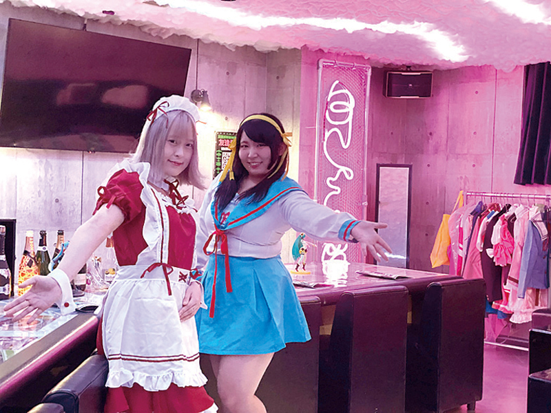 四国唯一！非日常を体感できるおたくBAR