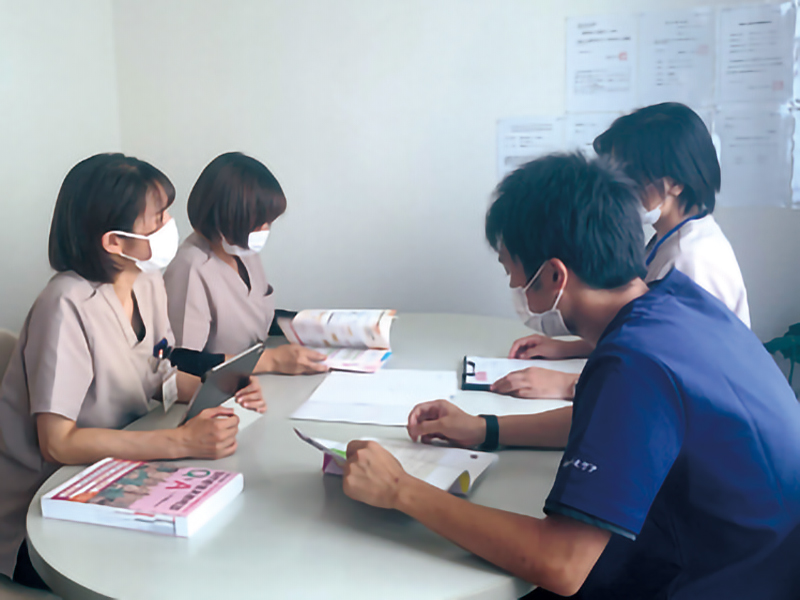 『HOMEナース・リハビリ ふぁーすとケア』看護×リハビリの多職種チームがサポート【香川県高松市円座町】