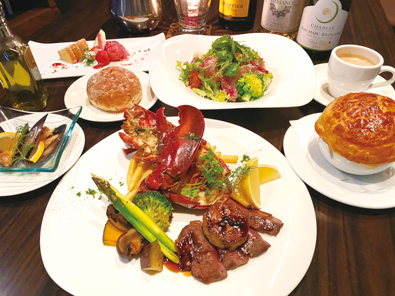 テーブルが華やぐロブスター付きコースちょっぴり特別な食体験を『Regalo』で