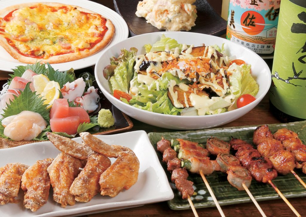 『炭火串焼やしま次男坊』にぎやかな場所でワイワイ楽しみたい方にオススメの焼き鳥屋さん！