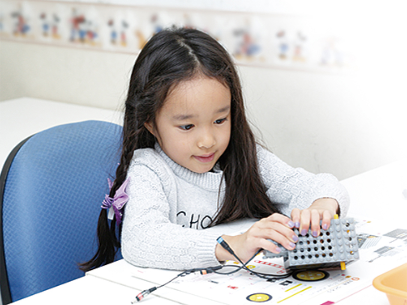 ロボット作りを通じて「やり遂げる力」を養う