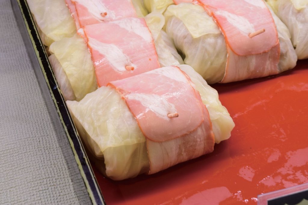 『日露本店』豊富なメニューを取り揃え愛され続ける老舗精肉店