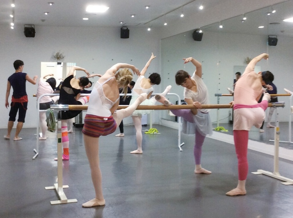 グランドピアノがあるバレエ教室