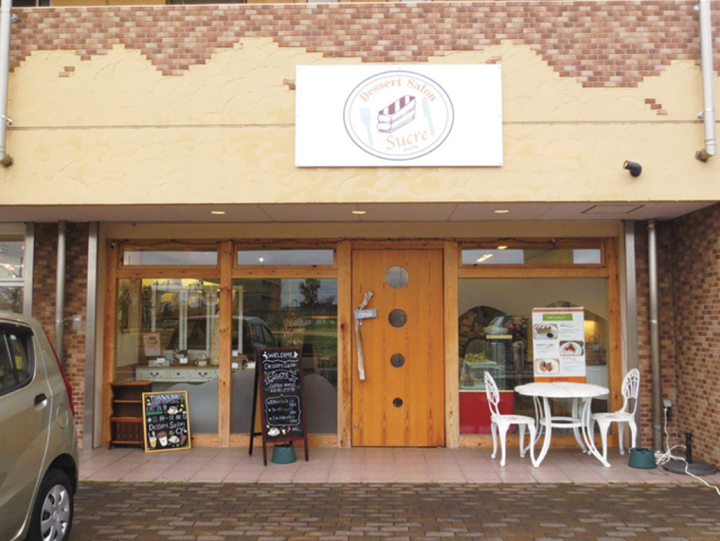 『Dessert salon sucre』スイーツが彩る美しく芸術的な一皿