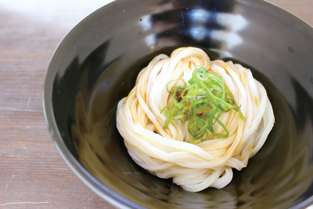 『山とも』モチモチ食感と喉越しの良さを堪能！若き大将の真心籠ったやさしい一杯