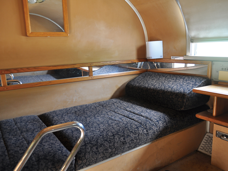 穏やかな観音寺市の景色を眺めながら寝台列車でノスタルジックな雰囲気を愉しむ