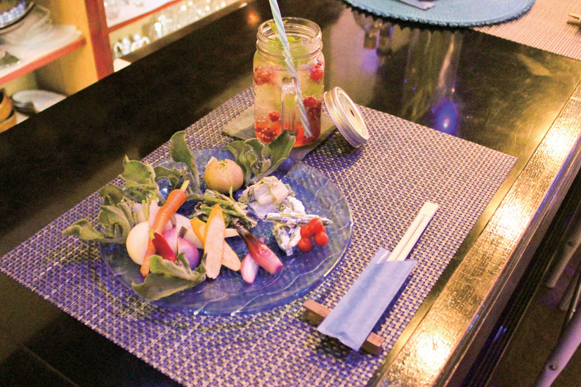 「青」がコンセプトのダイニングバー♪