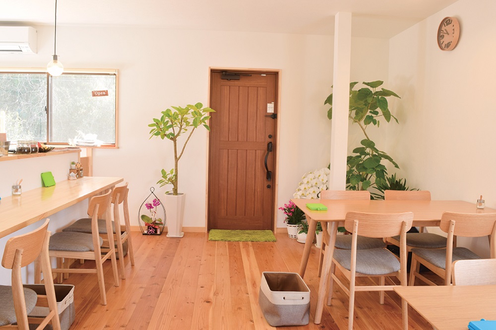 『salut × salyu』国産小麦を使用！手ごねの白いベーグルサンドが絶品