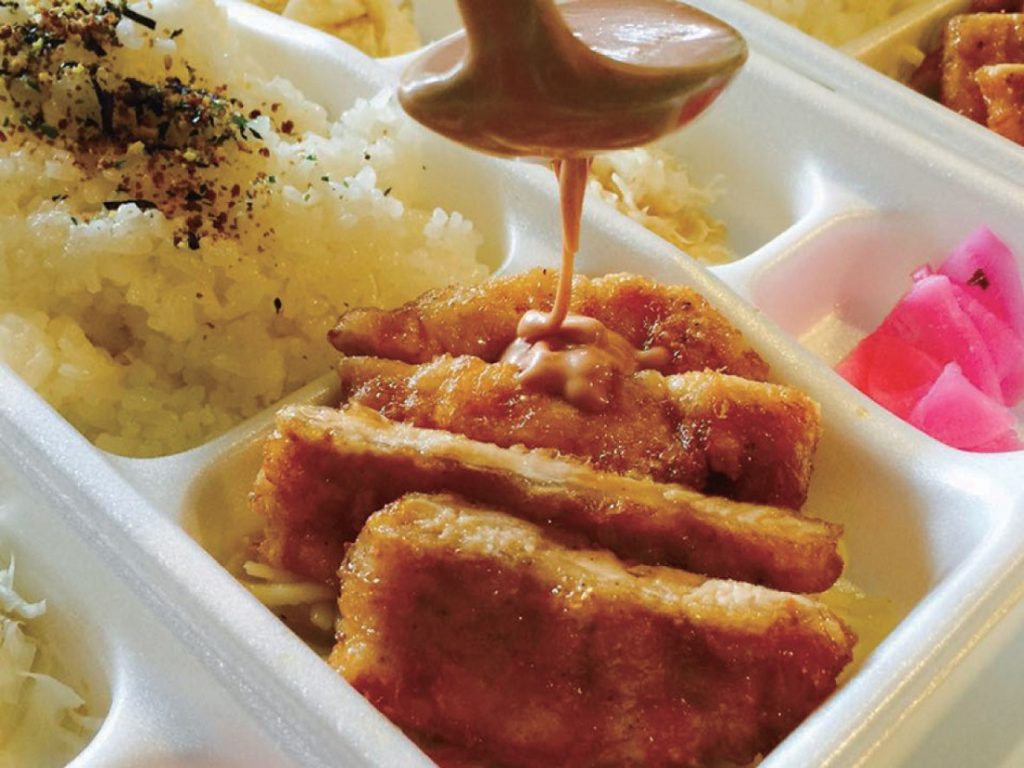 『満腹弁当まーくん』鉄板焼き職人が作るほんまもんの味をワンコインで！