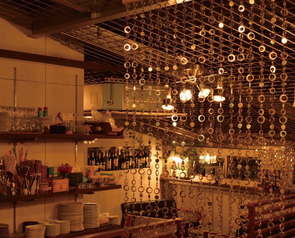 カフェでありながら肉料理も豊富！