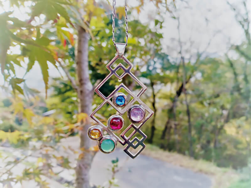 本場メキシコの彫金職人とデザイナー夫妻の工房！