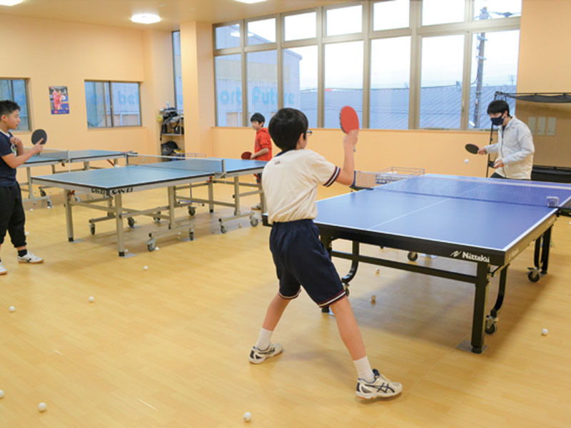 全国でも有数規模のラケットスポーツ専門店に