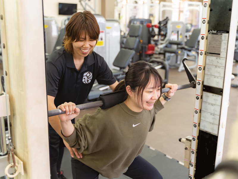専任トレーナーによるマンツーマントレーニングで理想の身体を！