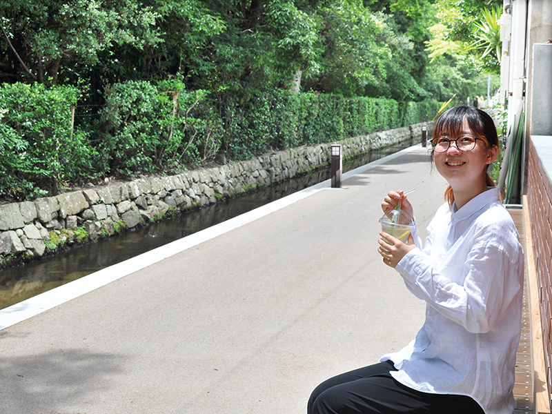 採れたての美味しさを農園から直送!オーガニック野菜が並ぶキッチンカー