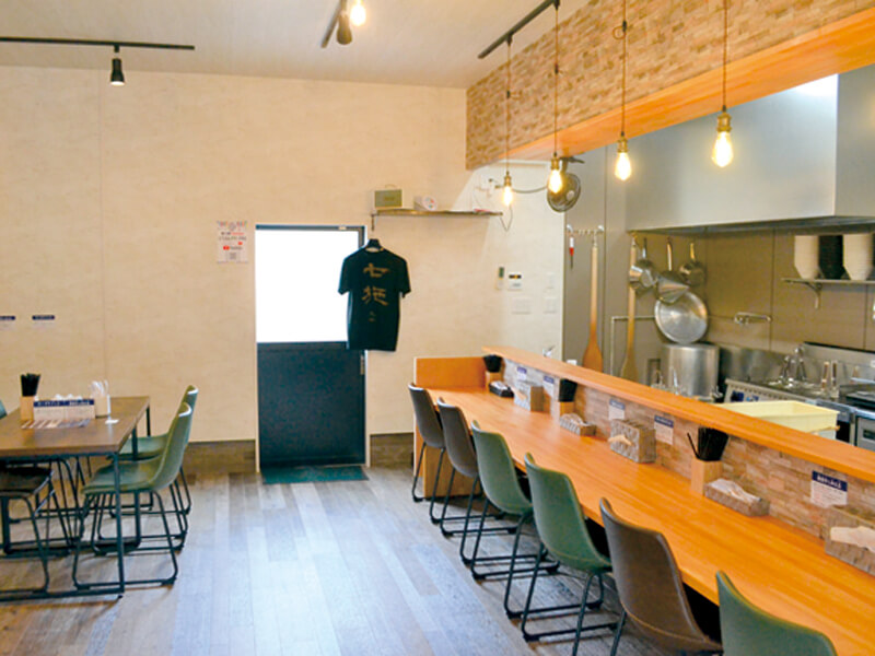 四国ではこちらでしか味わえない大量の甘エビを使ったこだわりのラーメン