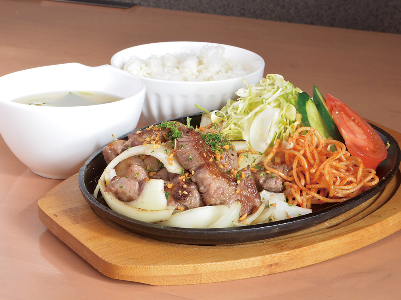 これはもうパスタ！？洋食感覚で楽しめる「トマトラーメンシリーズ」が話題！