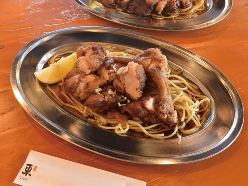 パリッとジューシーな骨付鳥を堪能しよう！