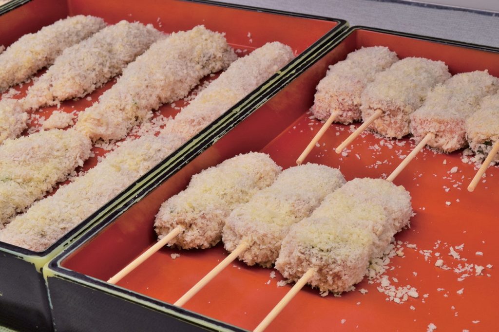 『日露本店』豊富なメニューを取り揃え愛され続ける老舗精肉店