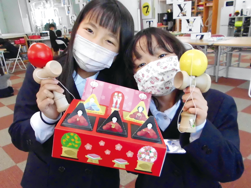 最寄り小学校から徒歩１分！近隣校区へのタクシー送迎もあり♪